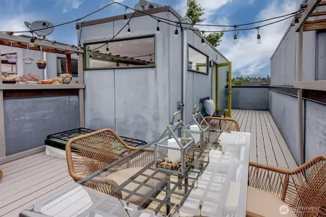1915 25th Avenue S Seattle WA 98144