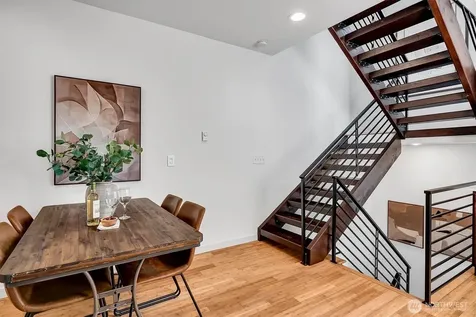 1915 25th Avenue S Seattle WA 98144