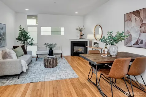 1915 25th Avenue S Seattle WA 98144