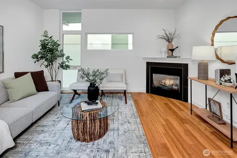 1915 25th Avenue S Seattle WA 98144