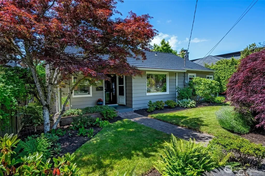 2607 31st Avenue W Seattle WA 98199