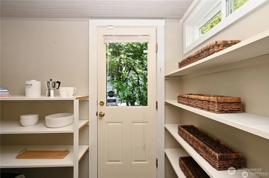 2607 31st Avenue W Seattle WA 98199