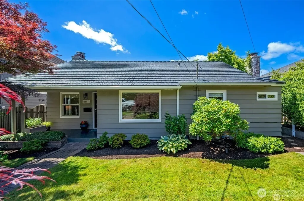 2607 31st Avenue W Seattle WA 98199