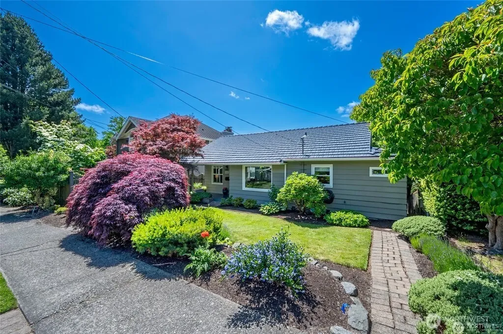 2607 31st Avenue W Seattle WA 98199