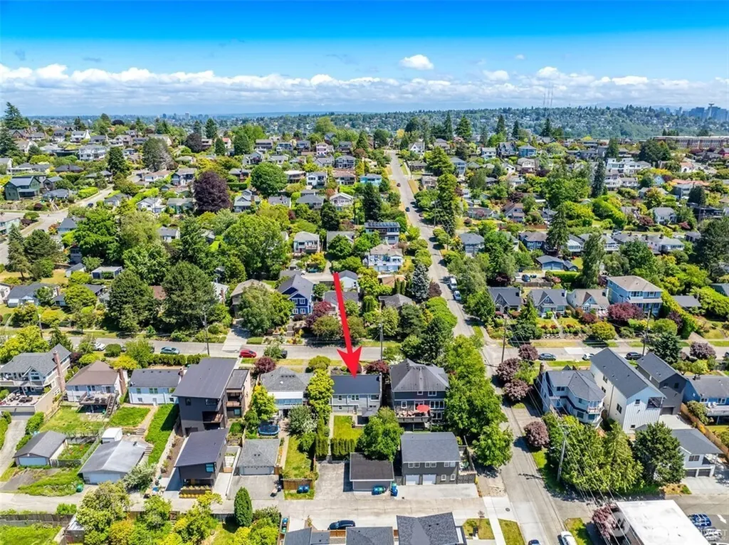 2607 31st Avenue W Seattle WA 98199