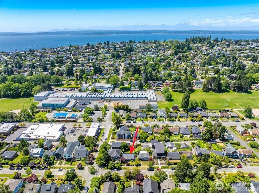 2607 31st Avenue W Seattle WA 98199