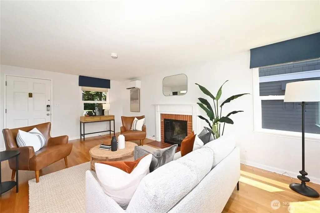 2607 31st Avenue W Seattle WA 98199