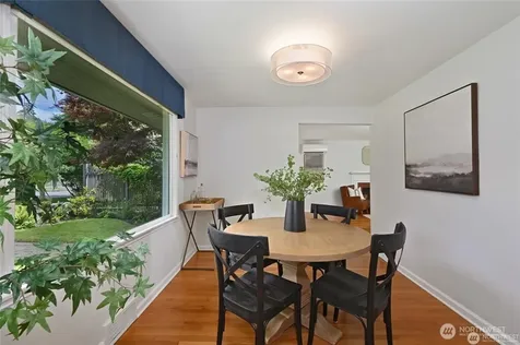 2607 31st Avenue W Seattle WA 98199