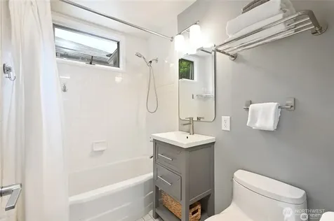 2607 31st Avenue W Seattle WA 98199