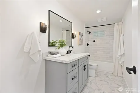 2607 31st Avenue W Seattle WA 98199