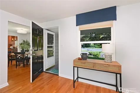 2607 31st Avenue W Seattle WA 98199