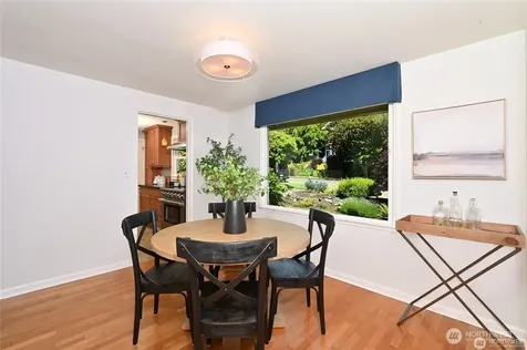 2607 31st Avenue W Seattle WA 98199