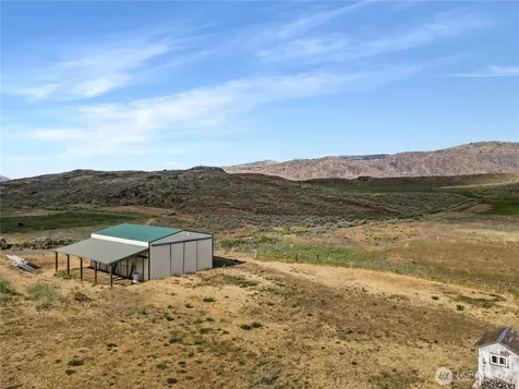 232 Greenacres Road Riverside WA 98849