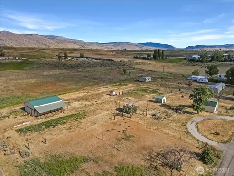 232 Greenacres Road Riverside WA 98849