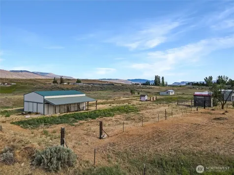 232 Greenacres Road Riverside WA 98849