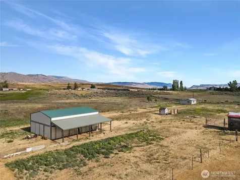 232 Greenacres Road Riverside WA 98849