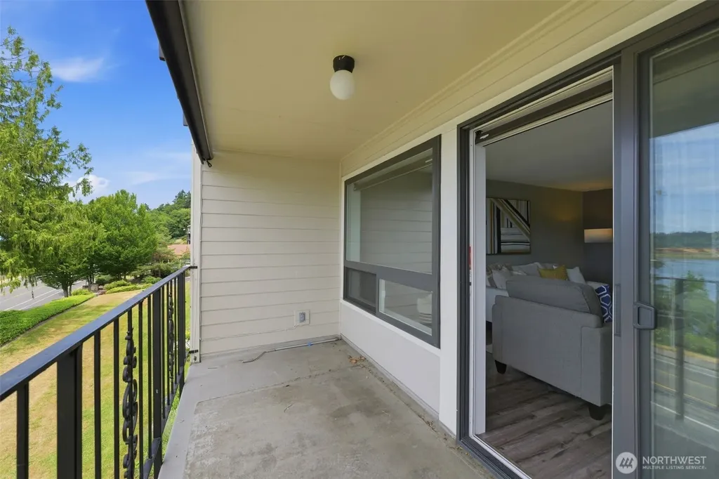 904 East Bay Drive NE Olympia WA 98506
