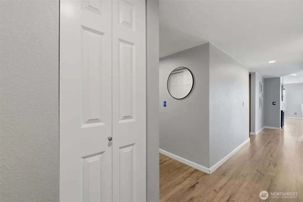 904 East Bay Drive NE Olympia WA 98506
