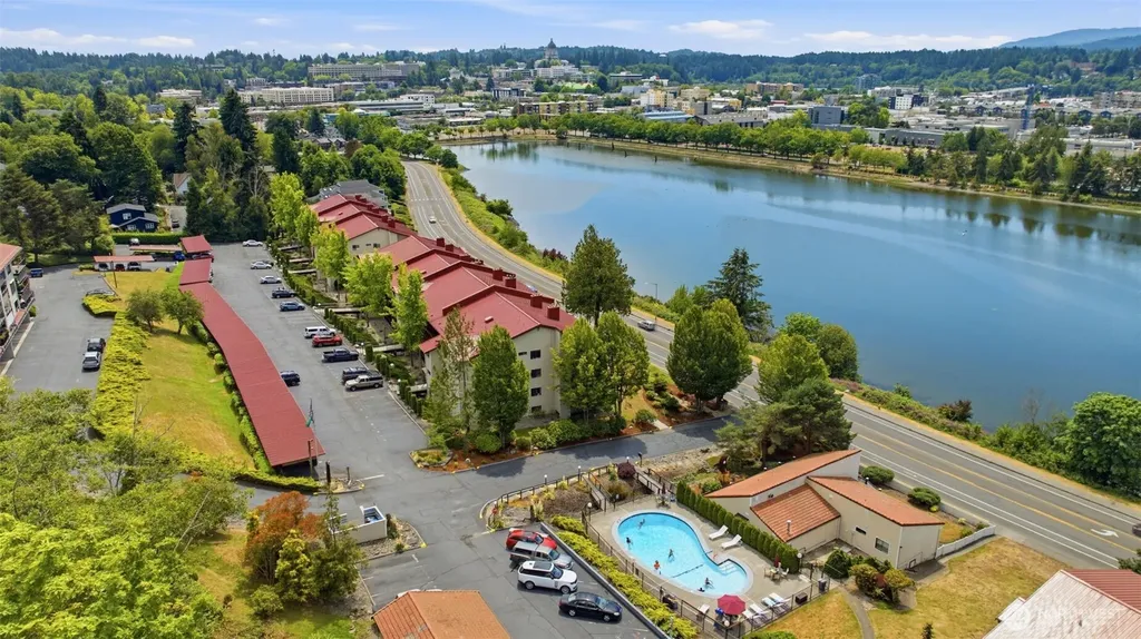 904 East Bay Drive NE Olympia WA 98506