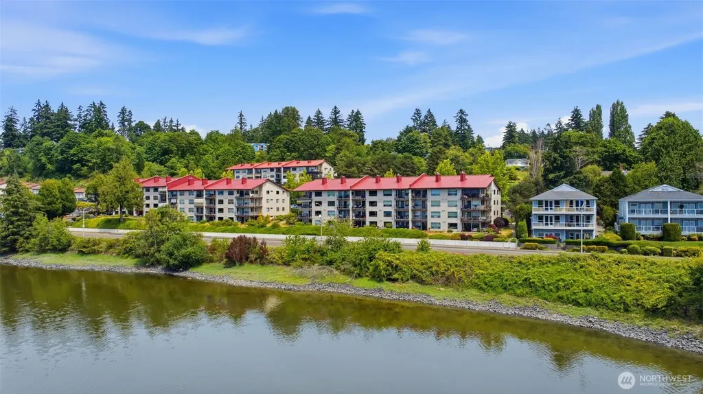 904 East Bay Drive NE Olympia WA 98506