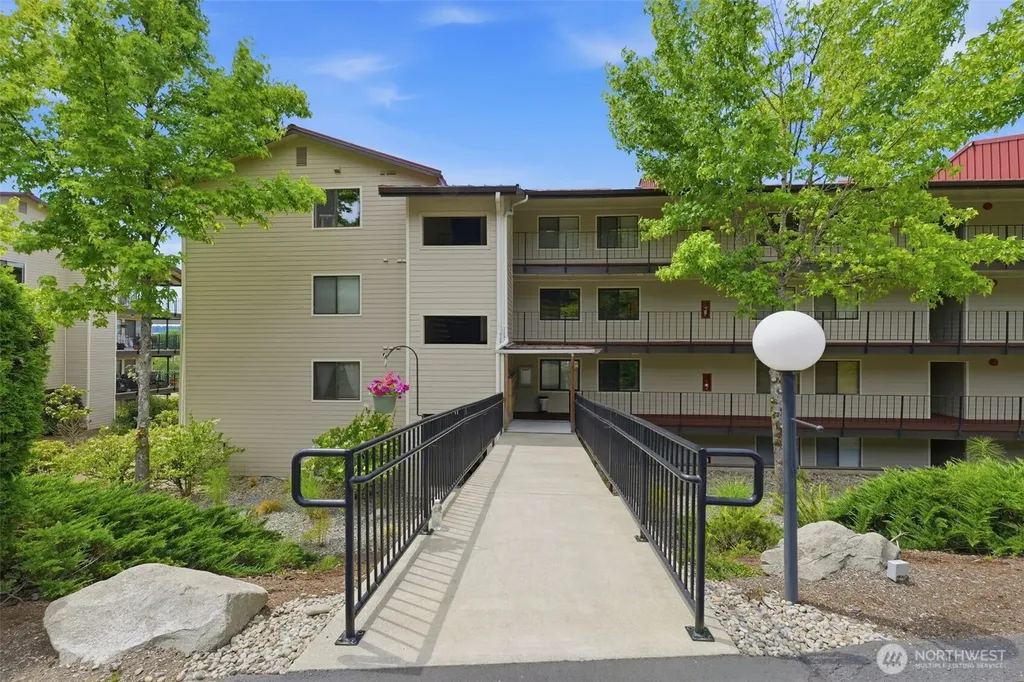 904 East Bay Drive NE Olympia WA 98506