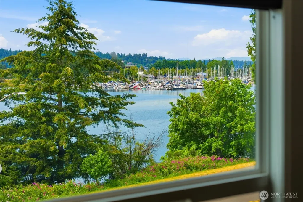 904 East Bay Drive NE Olympia WA 98506