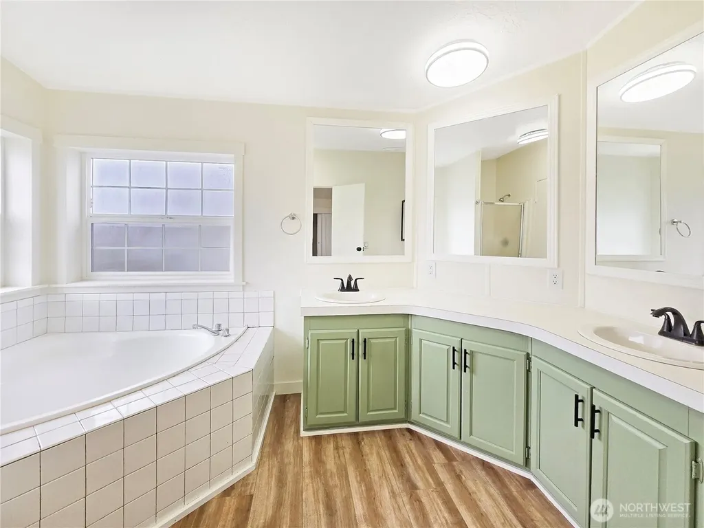 157 Nix Lane Centralia WA 98531