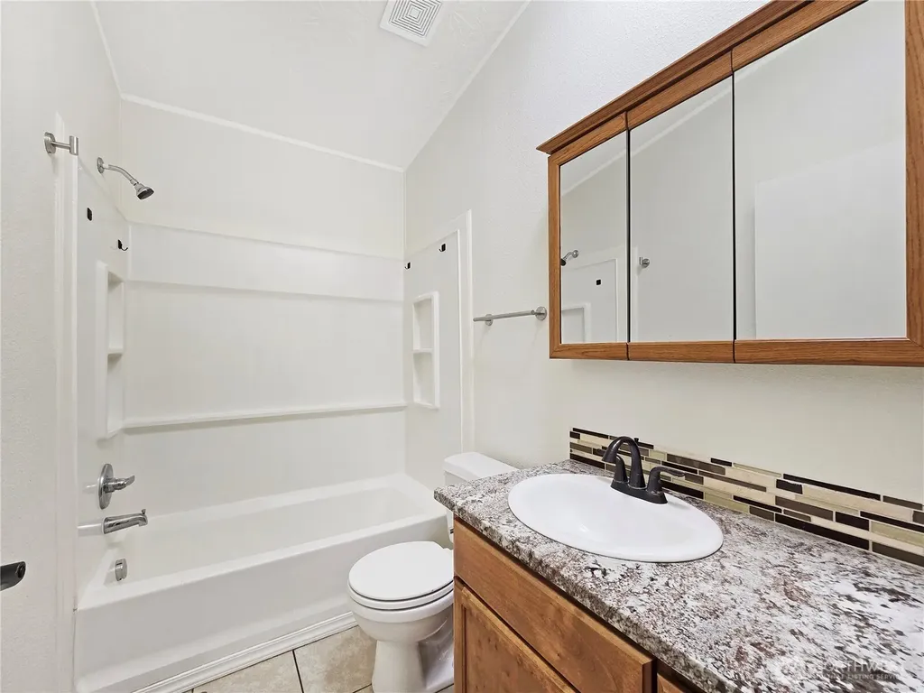 157 Nix Lane Centralia WA 98531