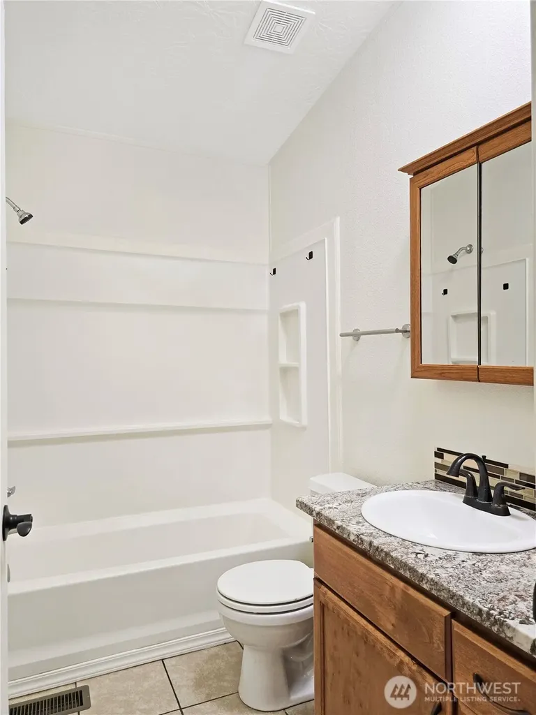 157 Nix Lane Centralia WA 98531