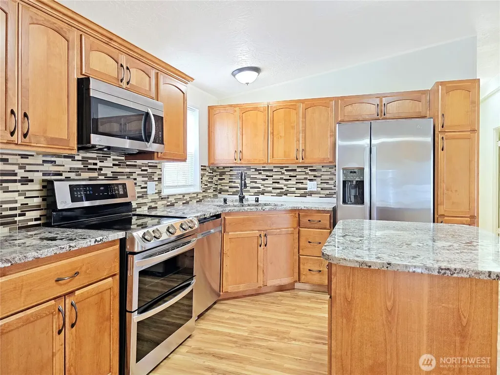 157 Nix Lane Centralia WA 98531