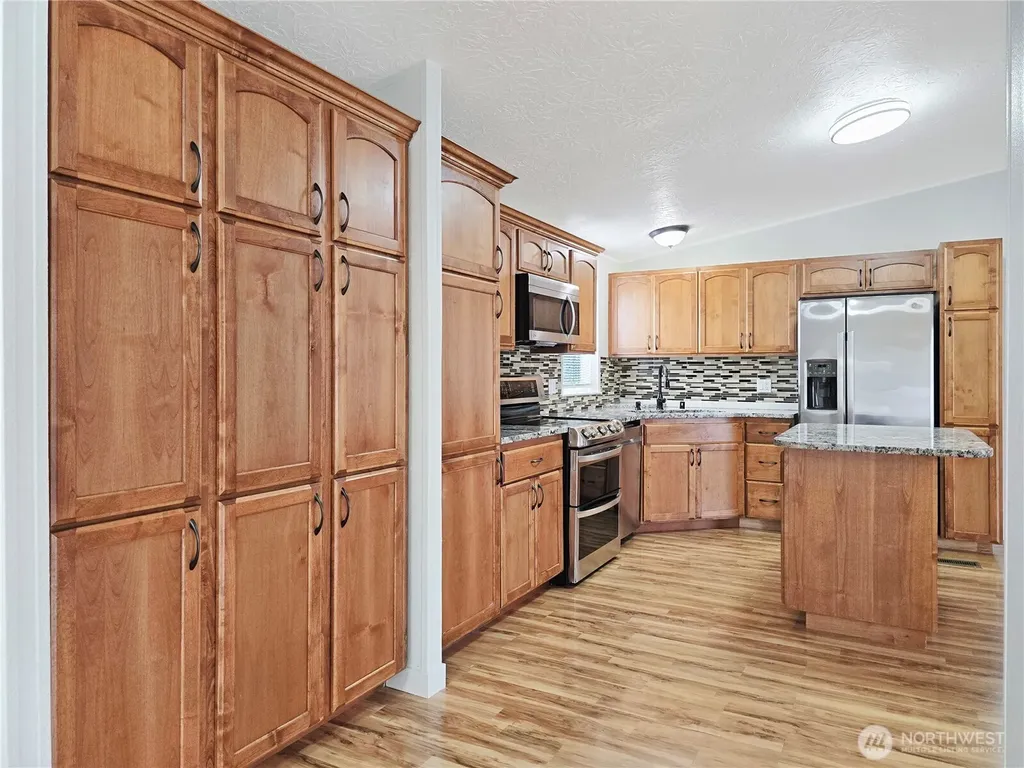 157 Nix Lane Centralia WA 98531
