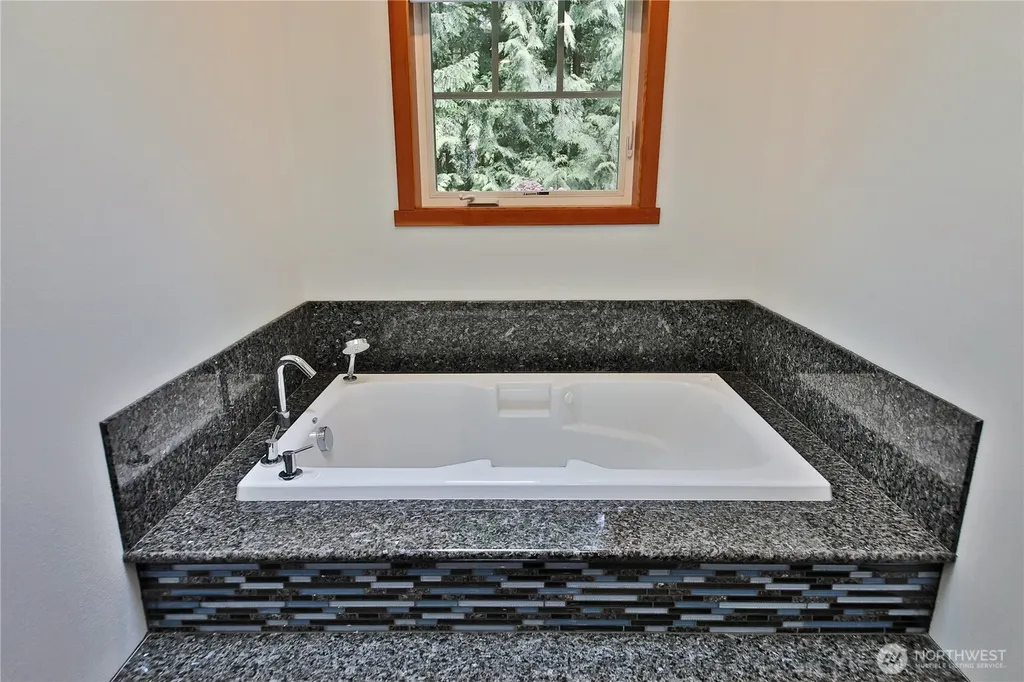 3512 E Overlook Drive Langley WA 98260