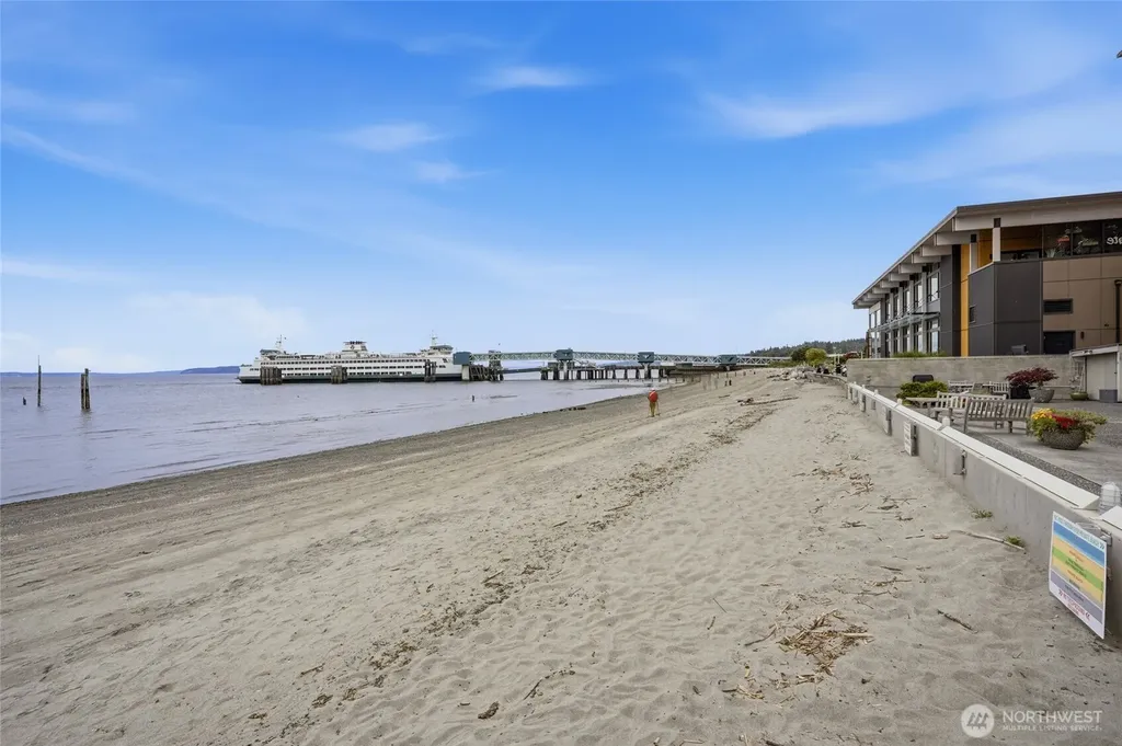 200 Beach Place Edmonds WA 98020