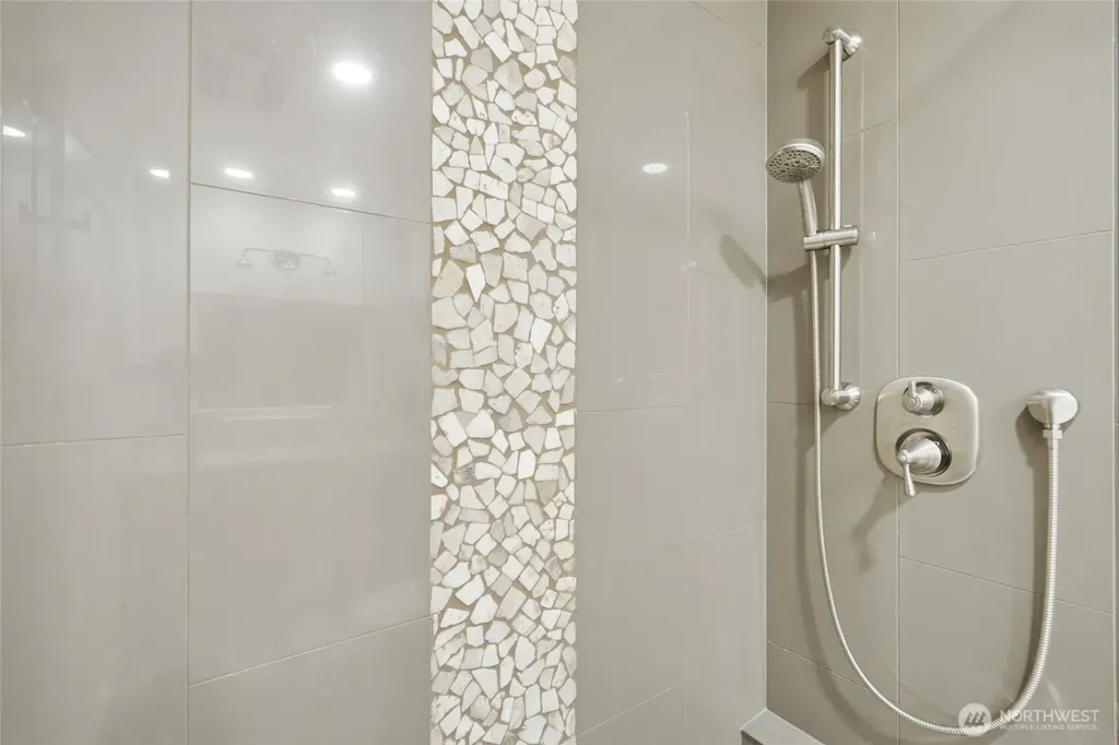 200 Beach Place Edmonds WA 98020