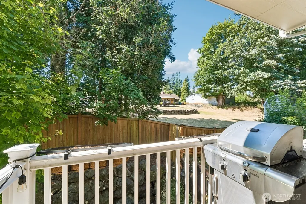 4804 215th Lane SW Mountlake Terrace WA 98043