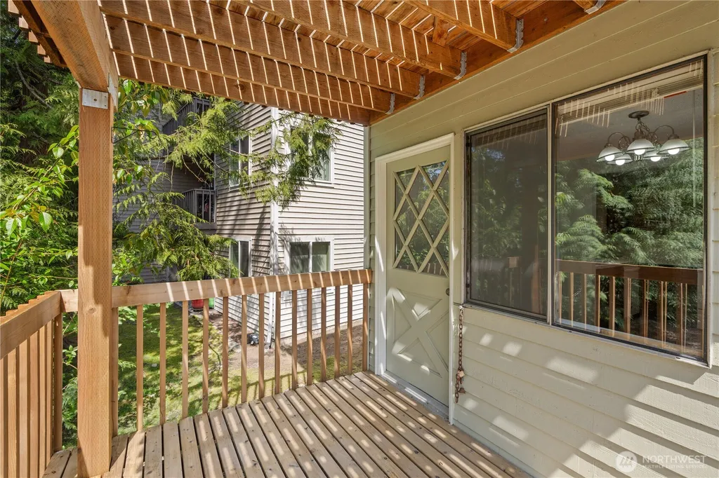 19433 28th Avenue NE Lake Forest Park WA 98155
