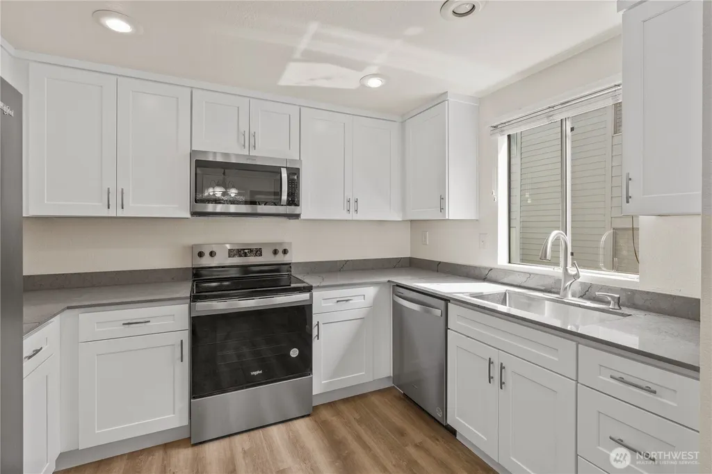 19433 28th Avenue NE Lake Forest Park WA 98155