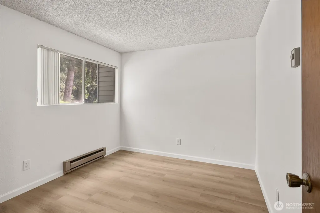 19433 28th Avenue NE Lake Forest Park WA 98155