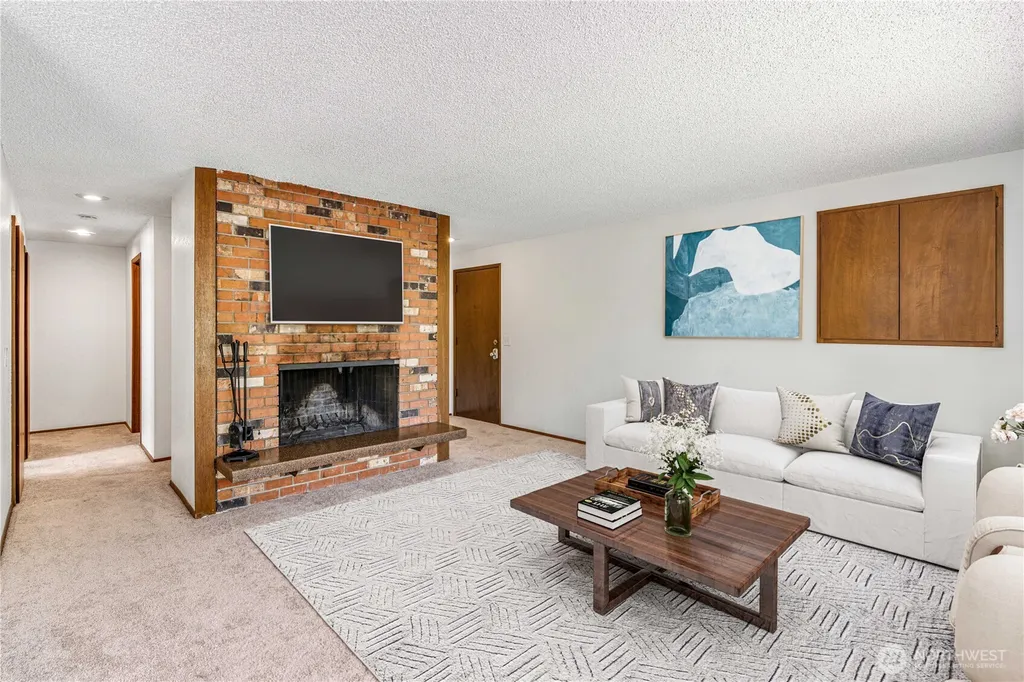 19433 28th Avenue NE Lake Forest Park WA 98155