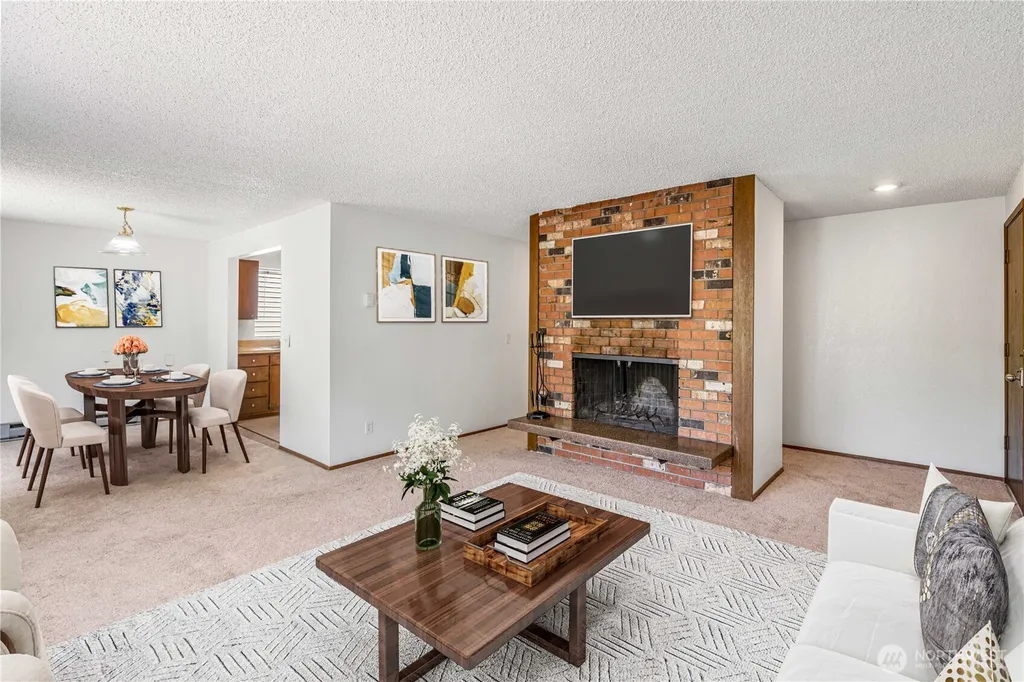 19433 28th Avenue NE Lake Forest Park WA 98155