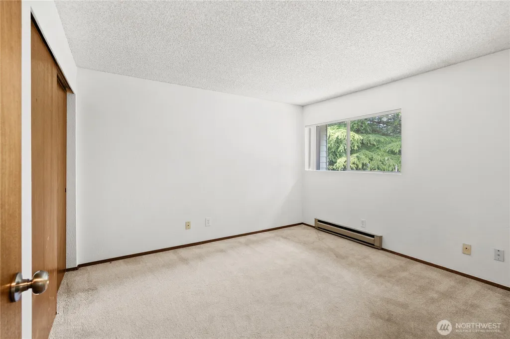 19433 28th Avenue NE Lake Forest Park WA 98155
