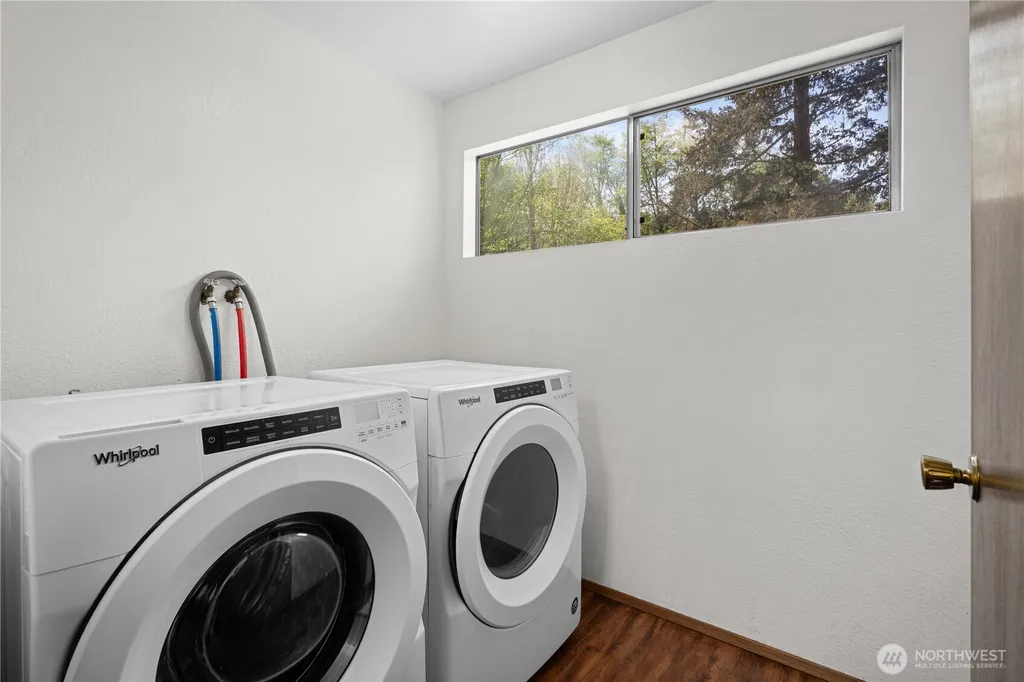 19433 28th Avenue NE Lake Forest Park WA 98155