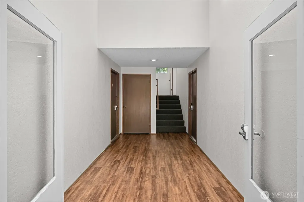 19433 28th Avenue NE Lake Forest Park WA 98155