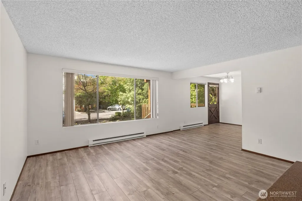 19433 28th Avenue NE Lake Forest Park WA 98155