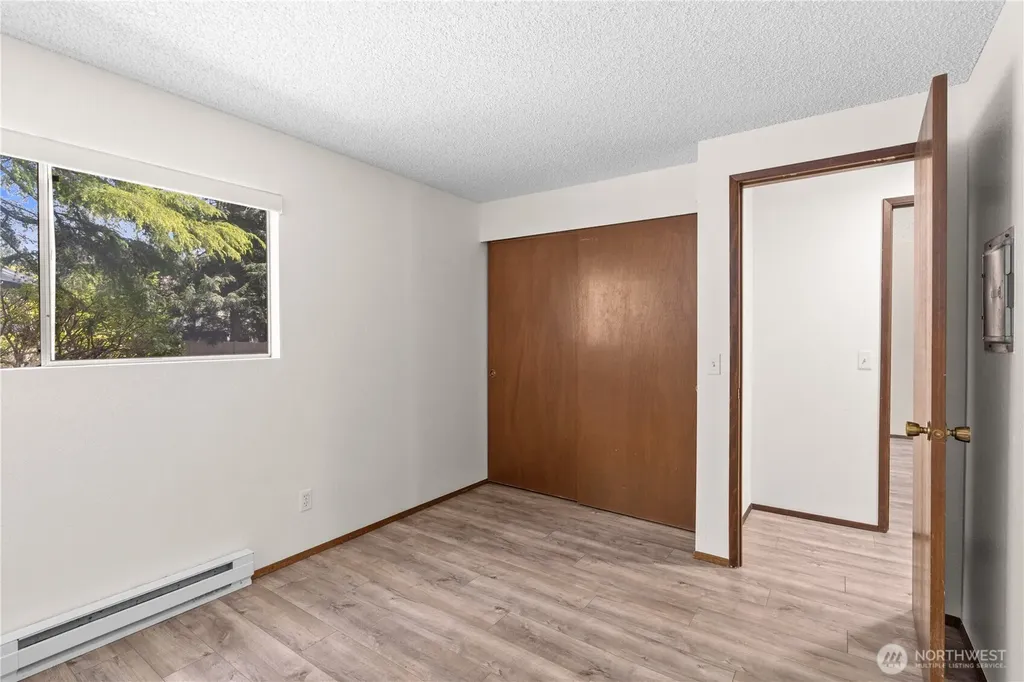 19433 28th Avenue NE Lake Forest Park WA 98155
