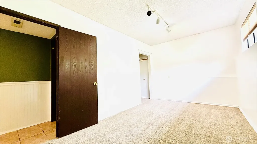 1923 SE Karli Way Port Orchard WA 98367