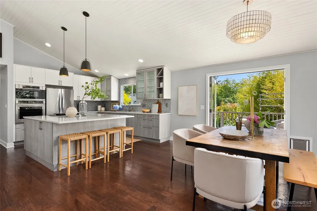 7563 NE Emerald Way Bainbridge Island WA 98110