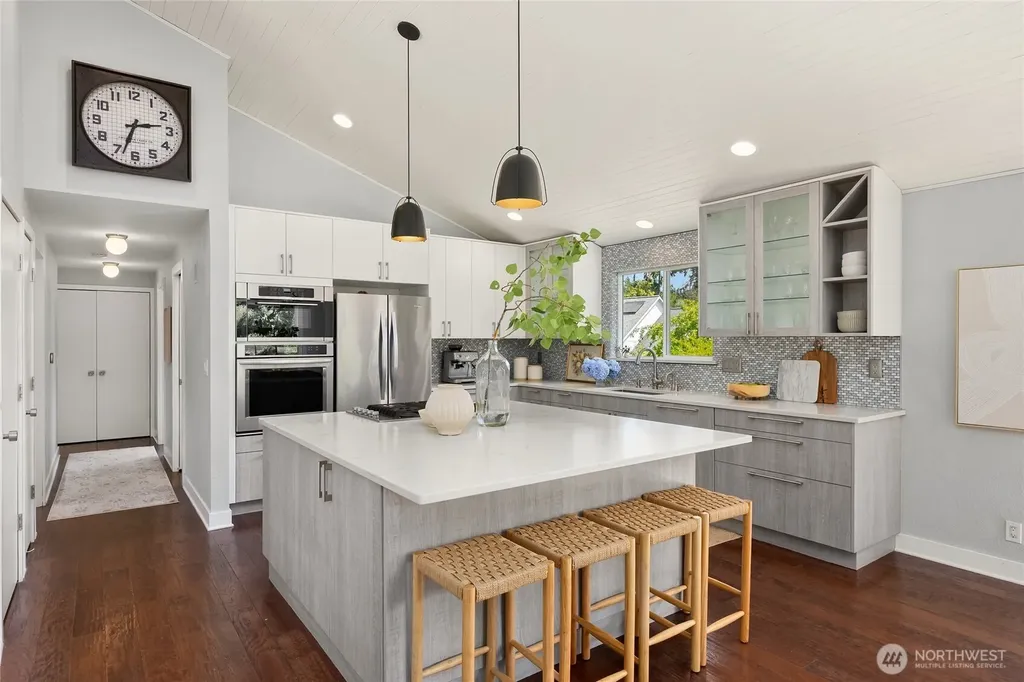 7563 NE Emerald Way Bainbridge Island WA 98110