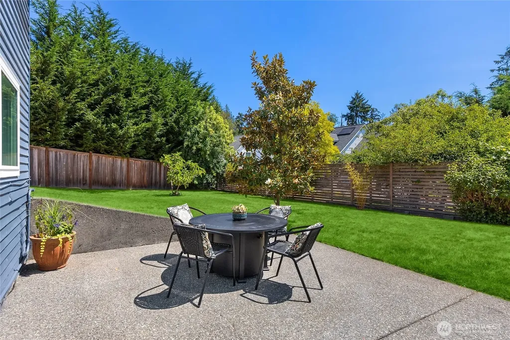 7563 NE Emerald Way Bainbridge Island WA 98110