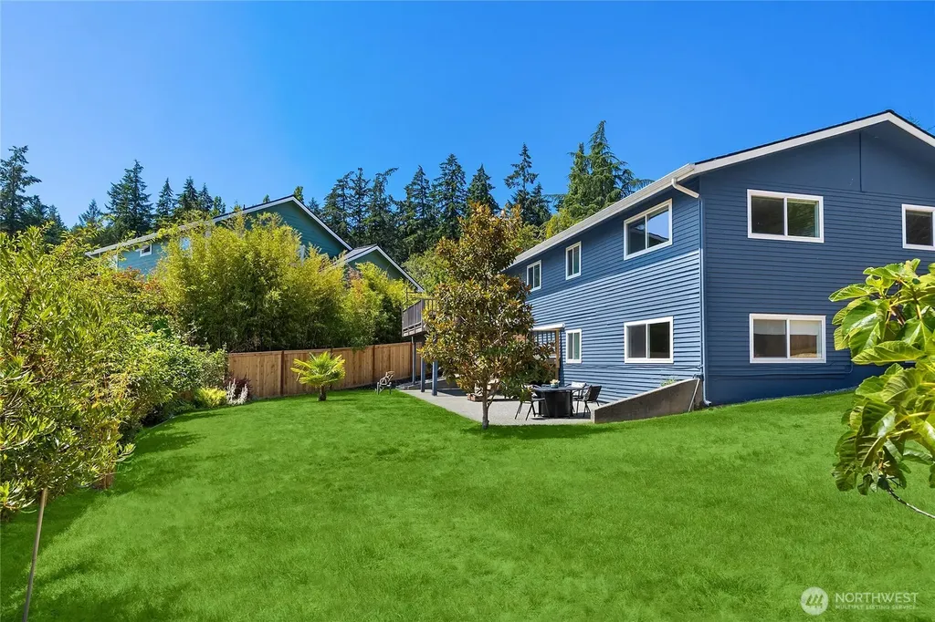 7563 NE Emerald Way Bainbridge Island WA 98110